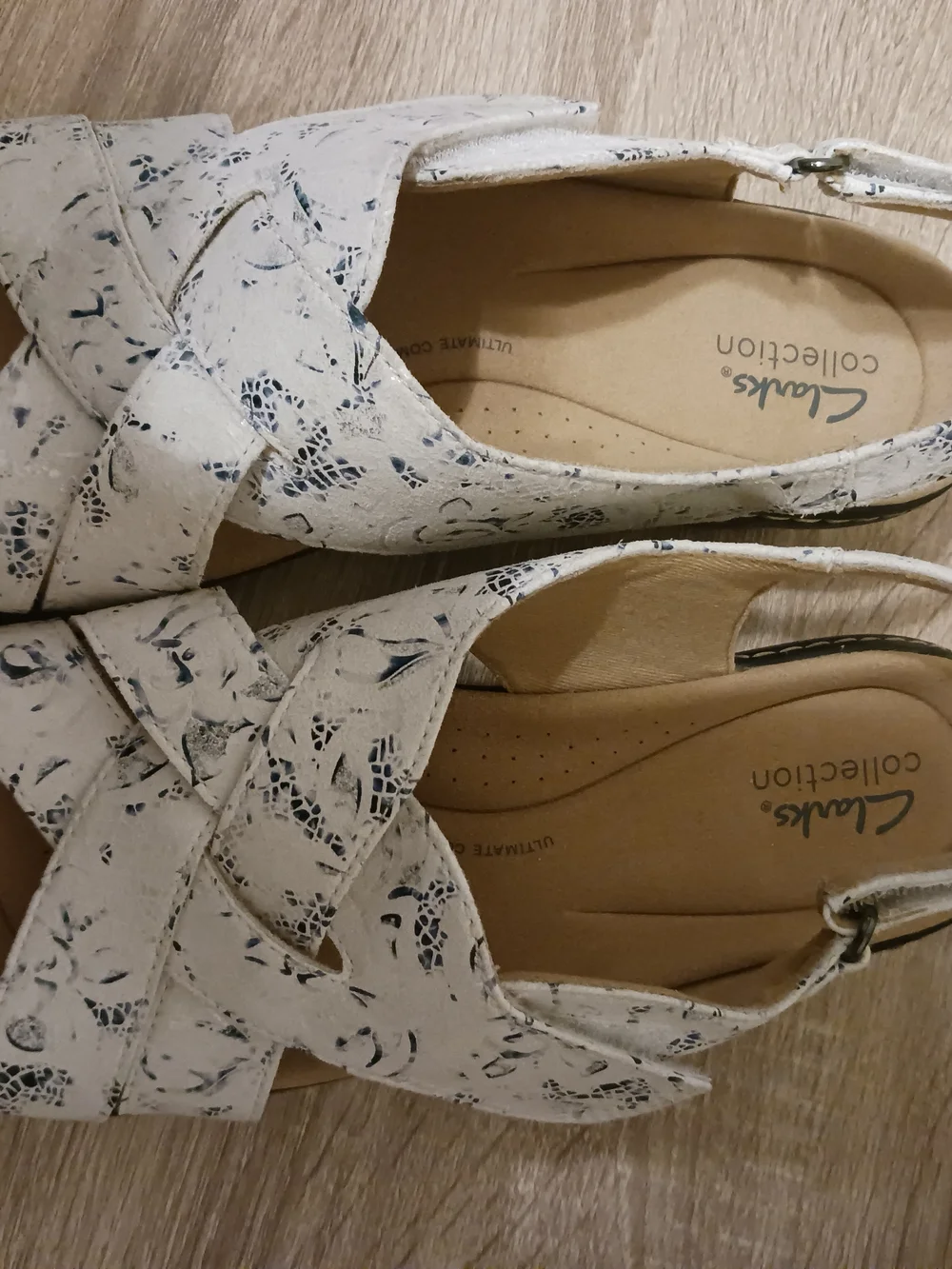 Clarks Merliah Echo Blue/White Floral Adjustable Slingback Low Profile Wedges - Picture 2 of 12